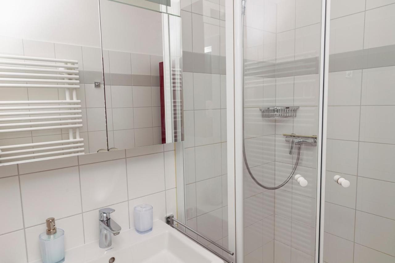 Beautiful 2-Bedroom Apartment Near Schoenbrunn Vienna Exterior photo
