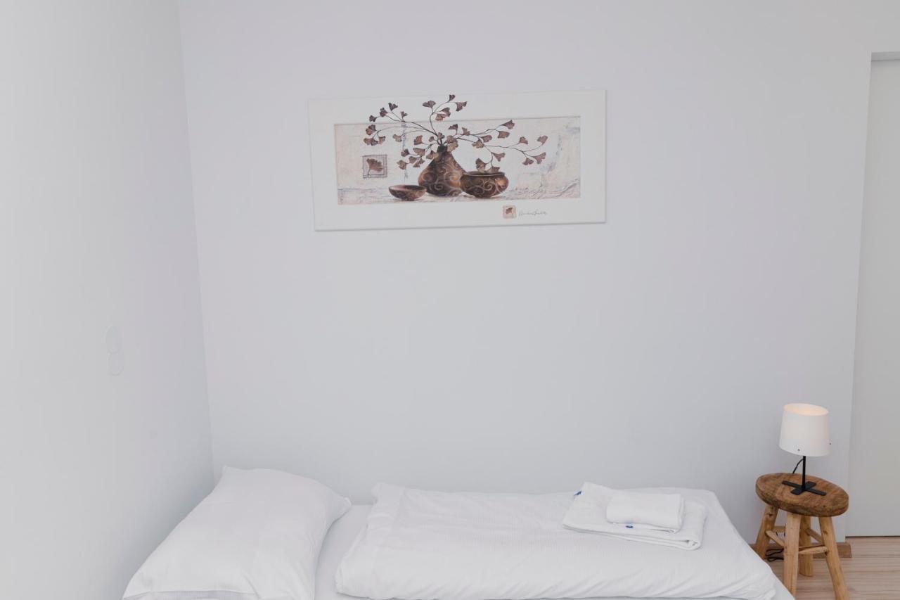 Beautiful 2-Bedroom Apartment Near Schoenbrunn Vienna Exterior photo